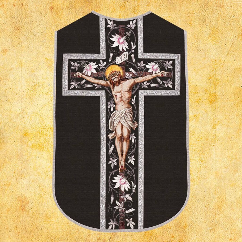 Casula romana réplica preto Jesus na Cruz