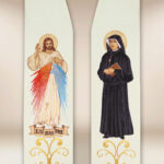 Estola bordada com a imagem de Jesus Misericordioso e São Faustina