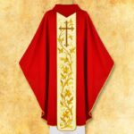 Casula Vermelha Bordada de São Maximiliano Kolbe