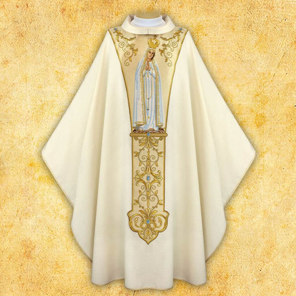 Casula com orphrey bordado Mãe de Deus de Fátima