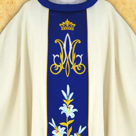 Casula mariana bordada na cor ecru