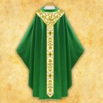 Casula bordada verde com faixa dourada