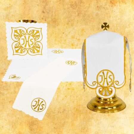 Conjunto litúrgico alfaias e conopeu dourado