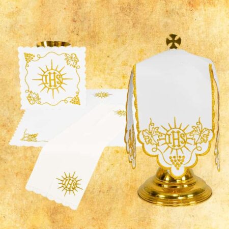 Conjunto de alfaias do cálice dourado
