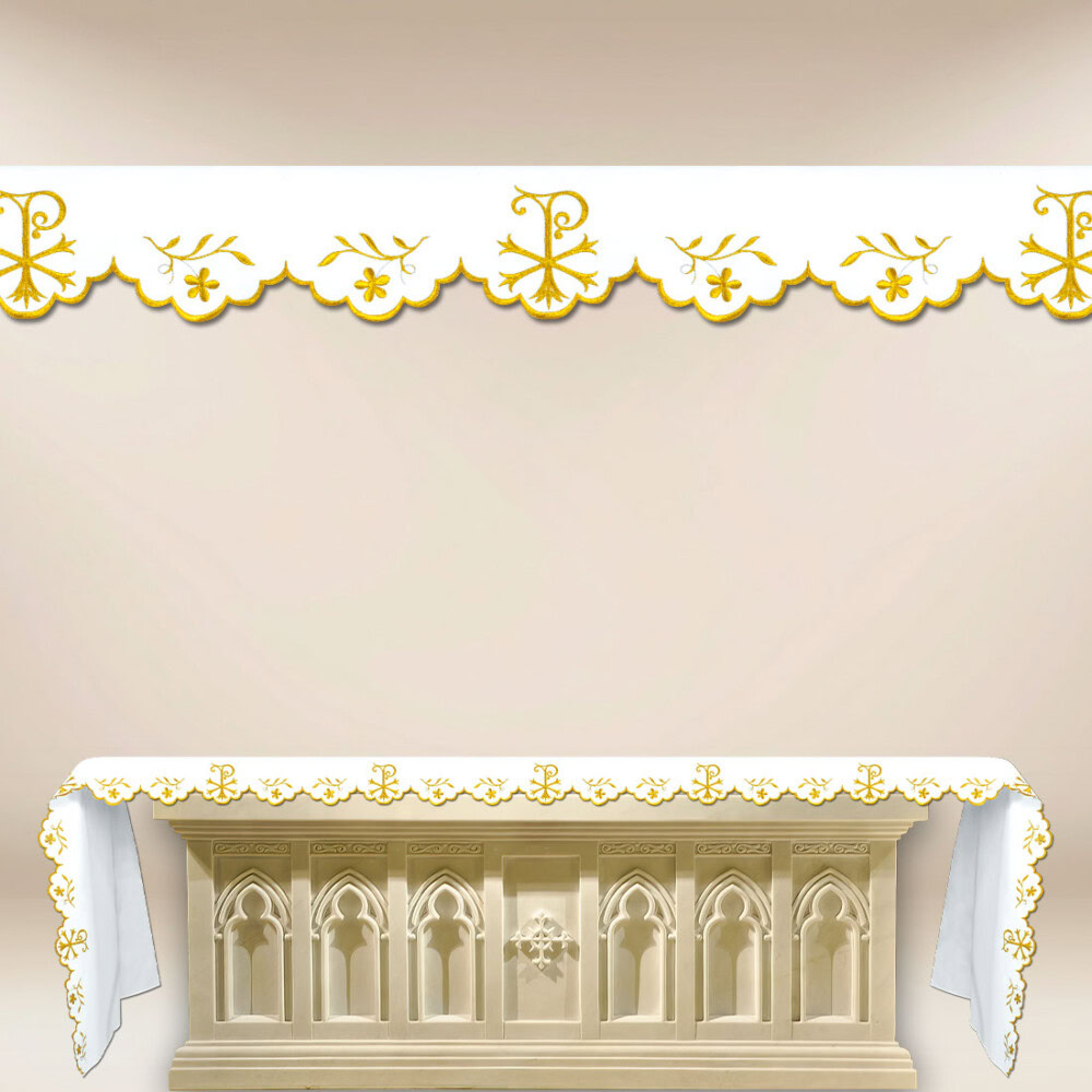 Toalha com delicado bordado dourado
