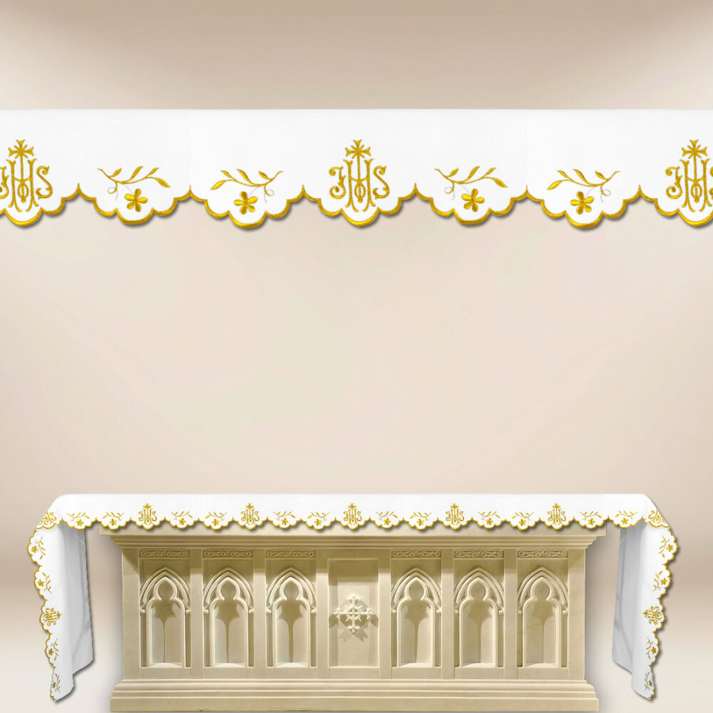 Toalha com delicado bordado dourado