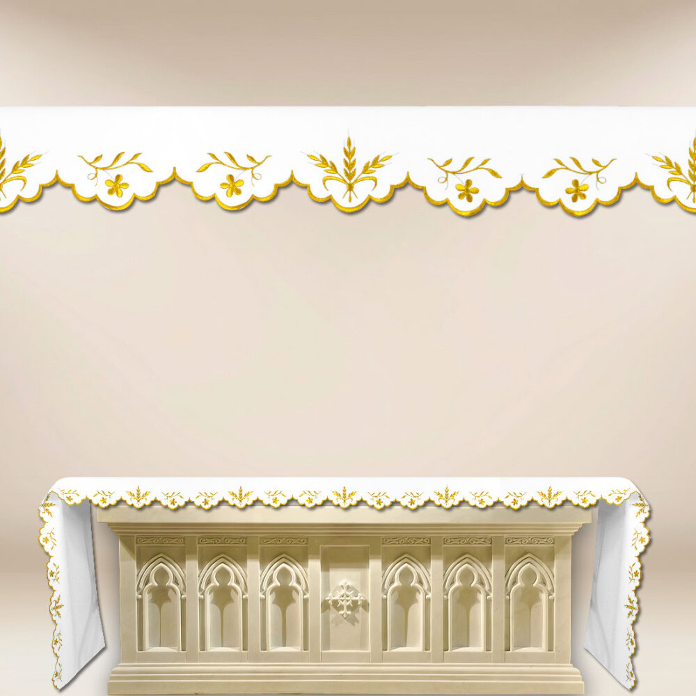 Toalha com delicado bordado dourado