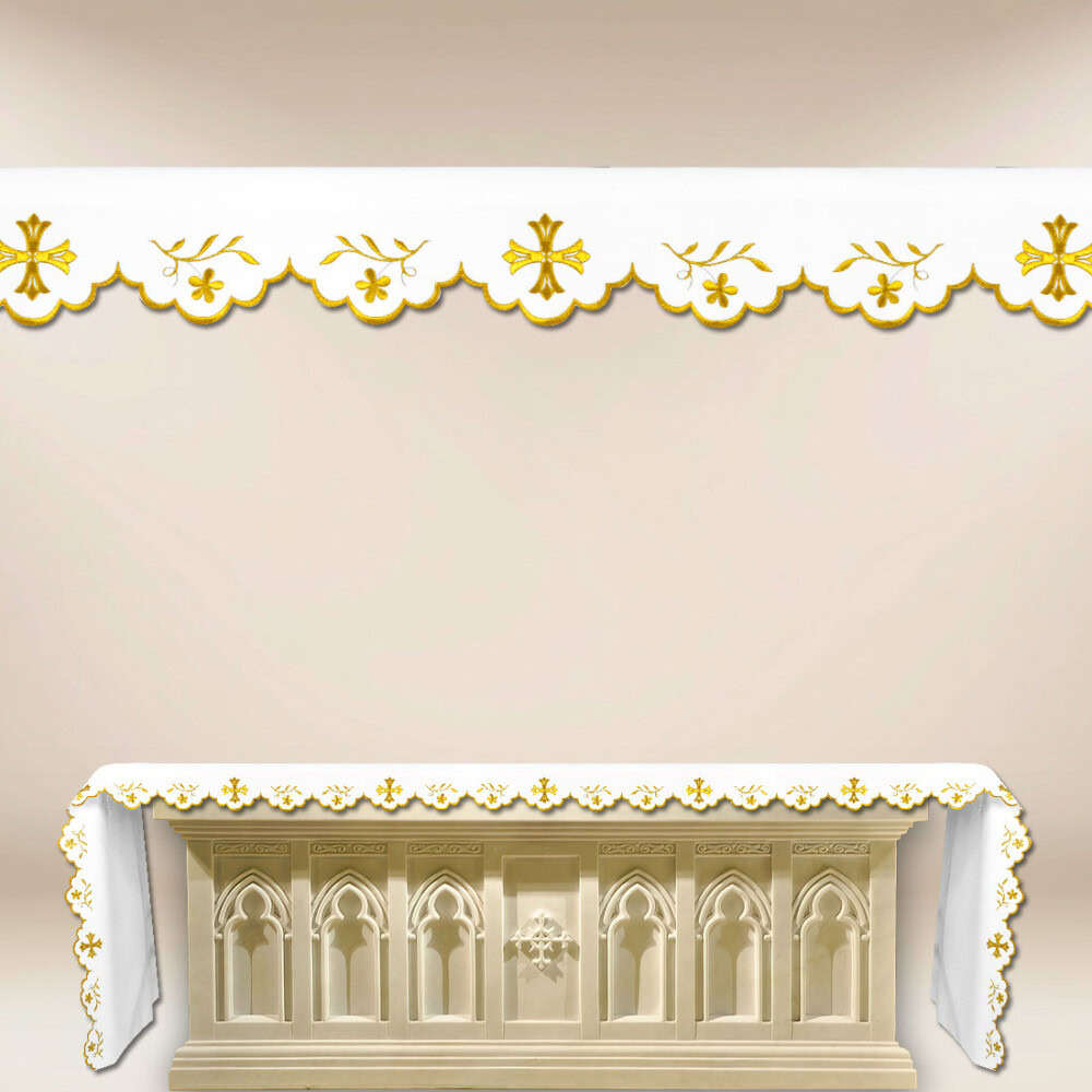 Toalha com delicado bordado dourado