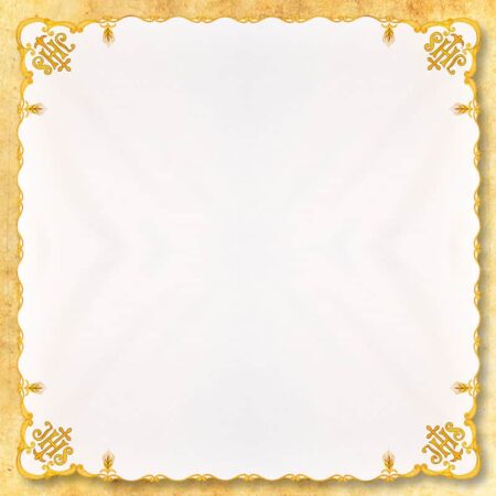 Cobertura bordada com dimensões de 95cm× 95cm