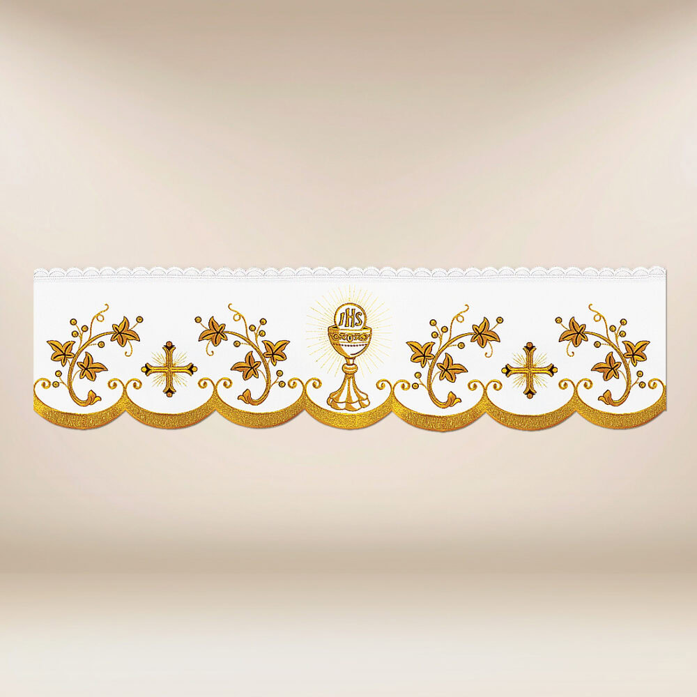 Tira de renda bordada com delicado bordado dourado