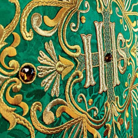Casula bordada verde com IHS