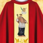 Casula vermelha bordada São João Nepomuceno