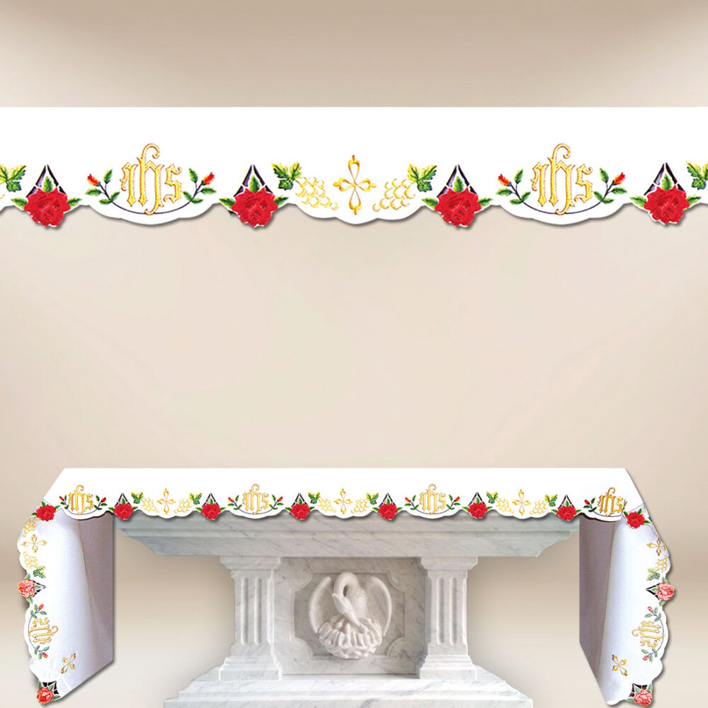 Toalha de altar bordada rosas