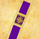Estola diaconal roxa bordada