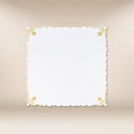 Cobertura bordada com dimensões de 45cm × 45cm