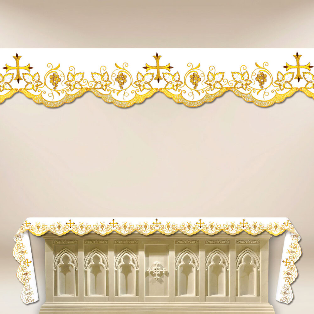 Toalha de altar bordada com belo bordado dourado