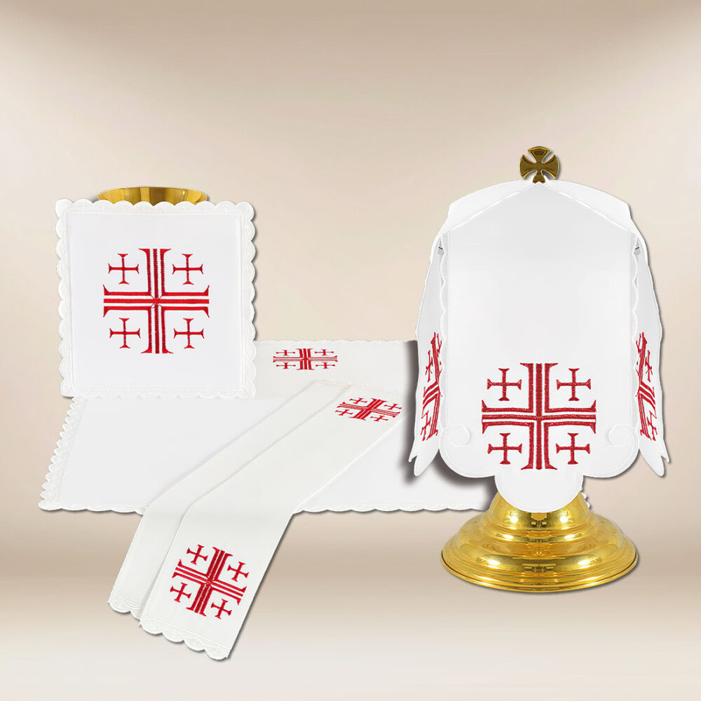 conjunto de alfaias do cálice com cruzes de Jerusalém