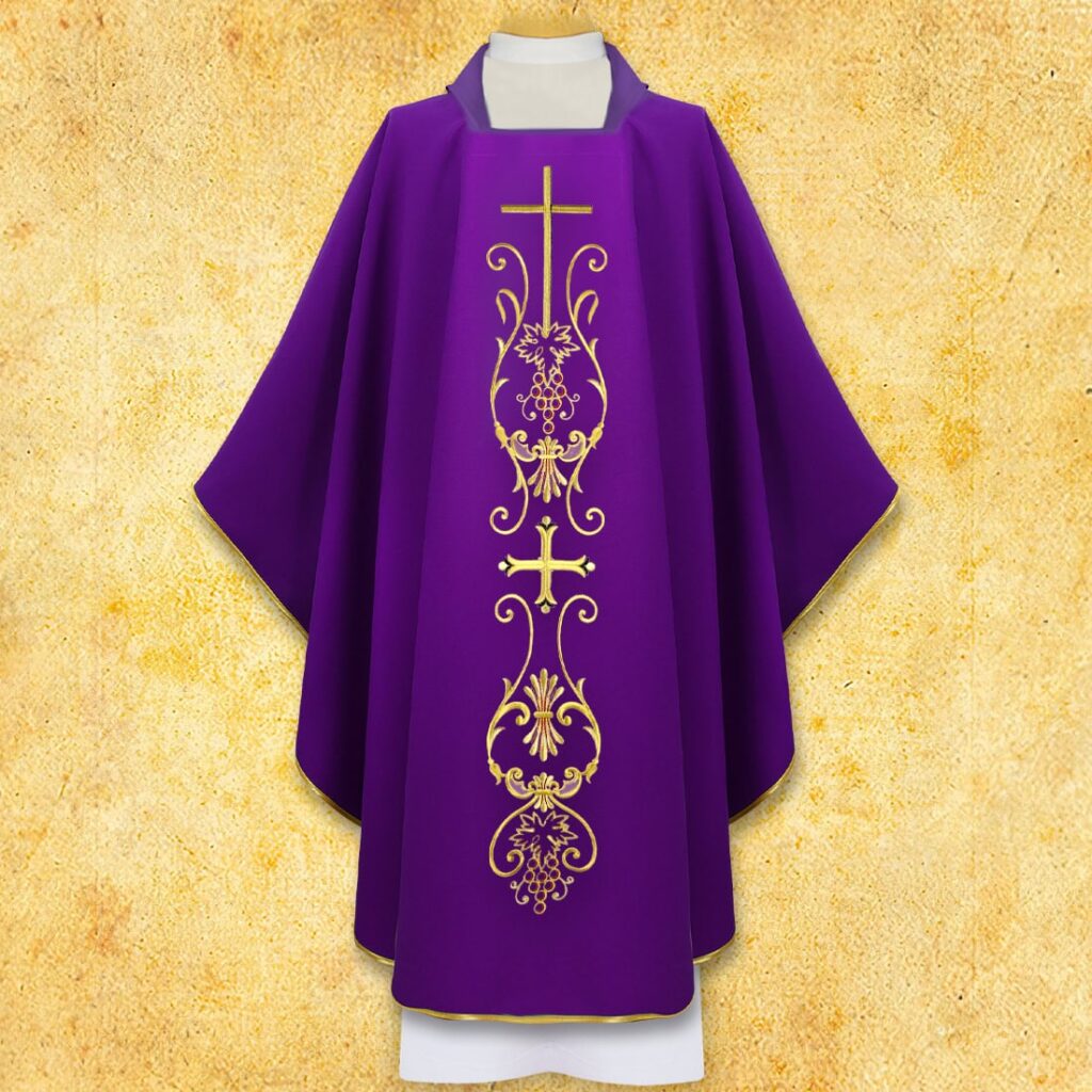Ornat liturgiczny z motywem krzyża
