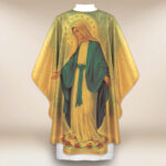 Casula dourada com imagem Mãe de Deus Imaculada