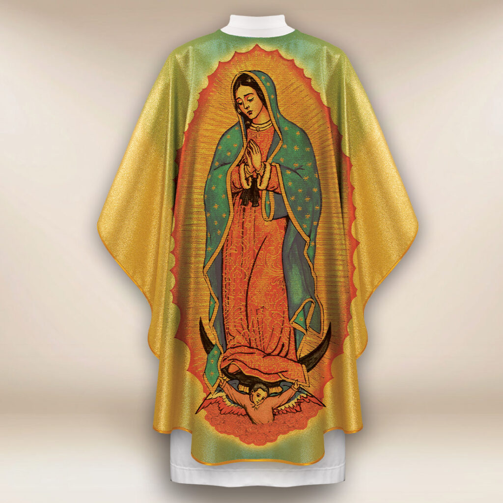 Casula dourada com imagem da Mãe de Deus de Guadalupe