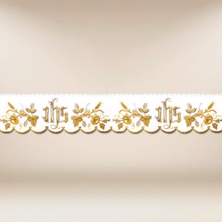 Tira de renda bordada com delicado bordado dourado
