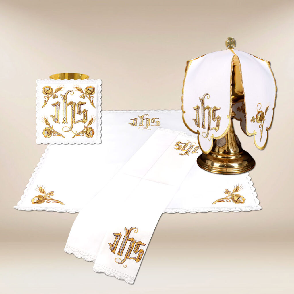 Conjunto de alfaias do cálice IHS
