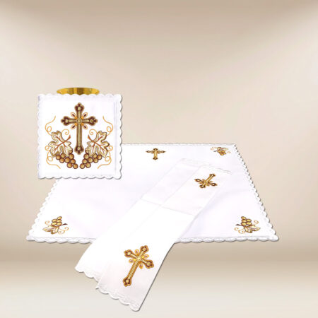 Conjunto de alfaias do cálice com bordado dourado