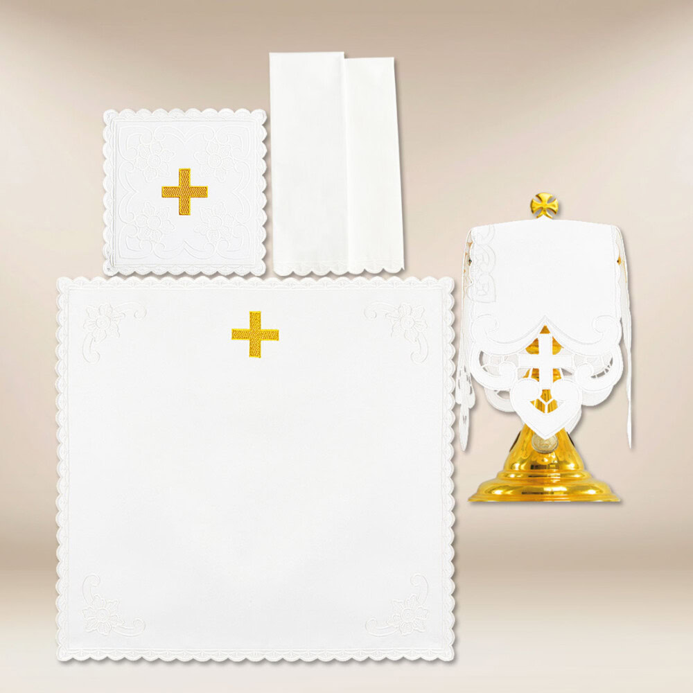 Conjunto de alfaias do cálice bordadas