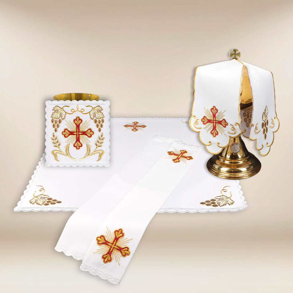 Conjunto de alfaias do cálice Alfa e Omega