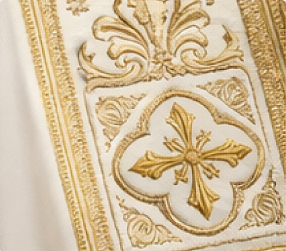 Acabamento refinado da casula bordada Brillante-Bianco com franjas douradas