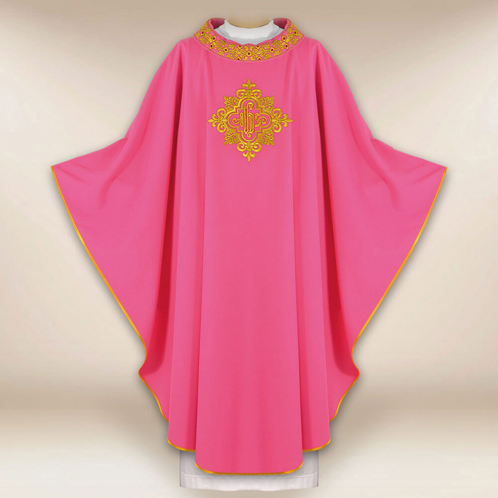 Casula bordada com IHS rosa