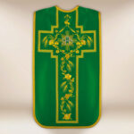 Casula bordada romana IHS verde