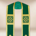 Estola romana verde bordada
