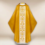 Casula bordada em jacquard dourado