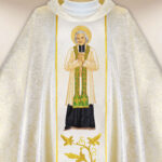 Casula bordada São João Maria Vianney