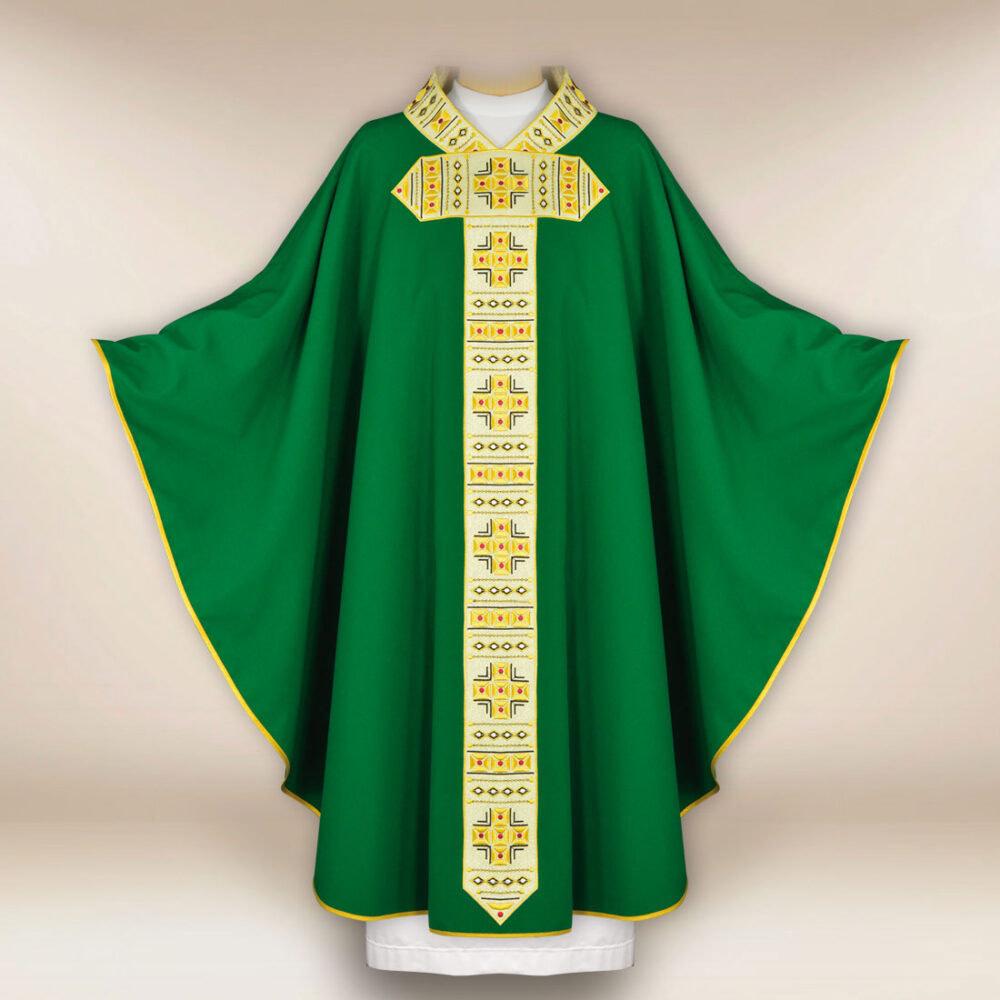 Casula bordada verde