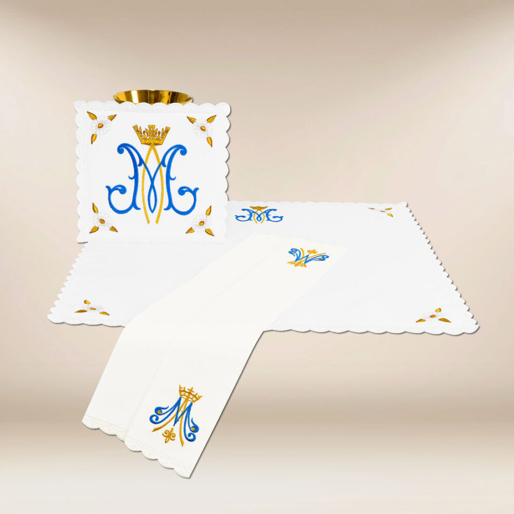Conjunto de alfaias do cálice mariano Conjunto de alfaias do cálice mariano