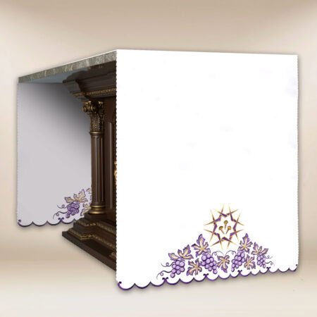 Toalha de altar bordada com cruzes