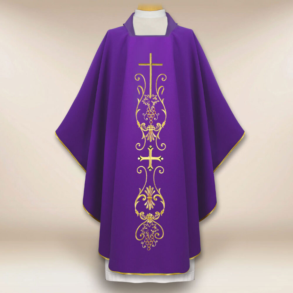 Ornat liturgiczny z motywem krzyża
