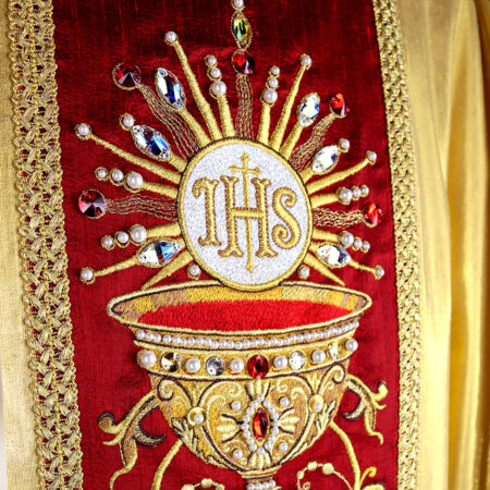 Casula bordada de seda “Sacrum Convivium”