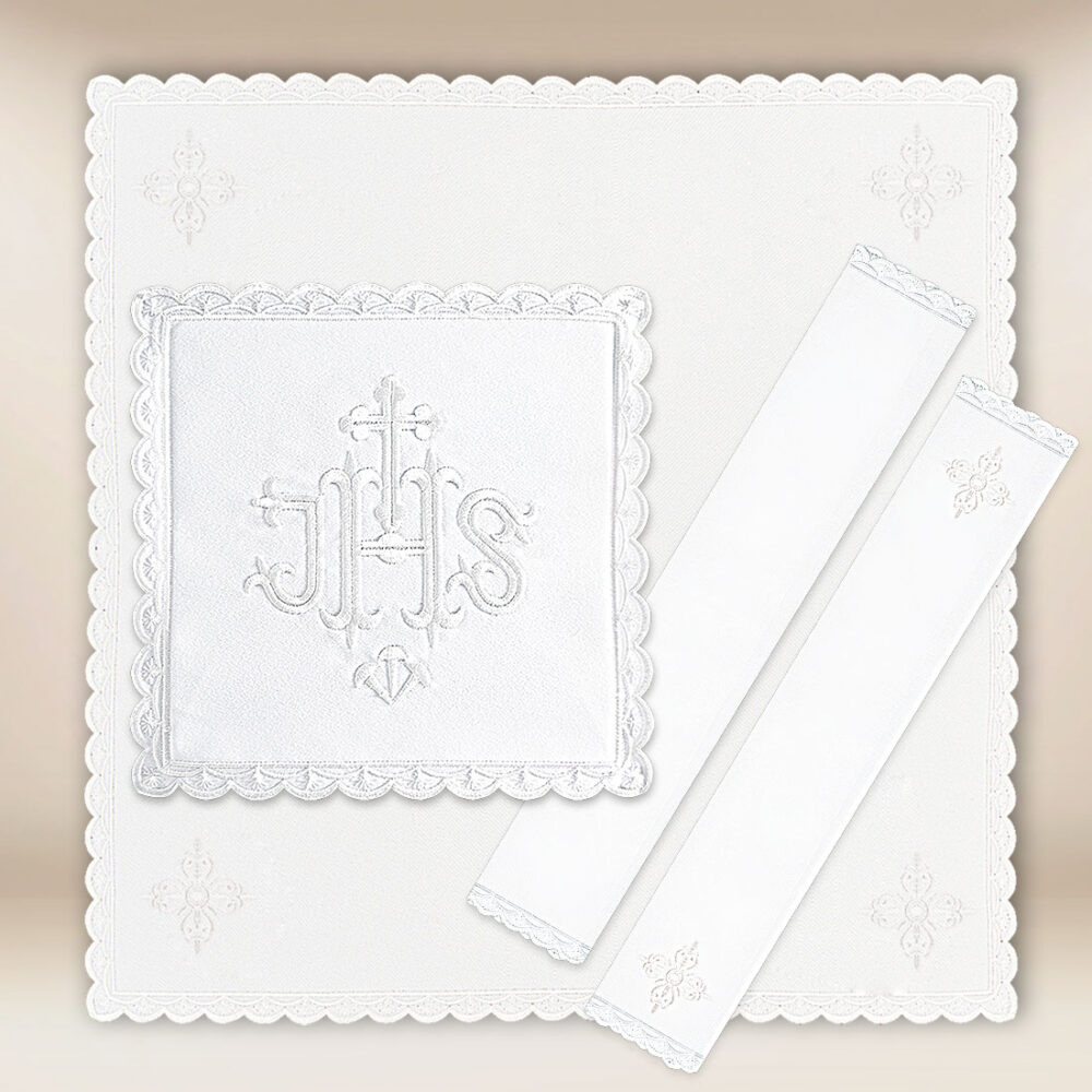 Conjunto de alfaias do cálice branco