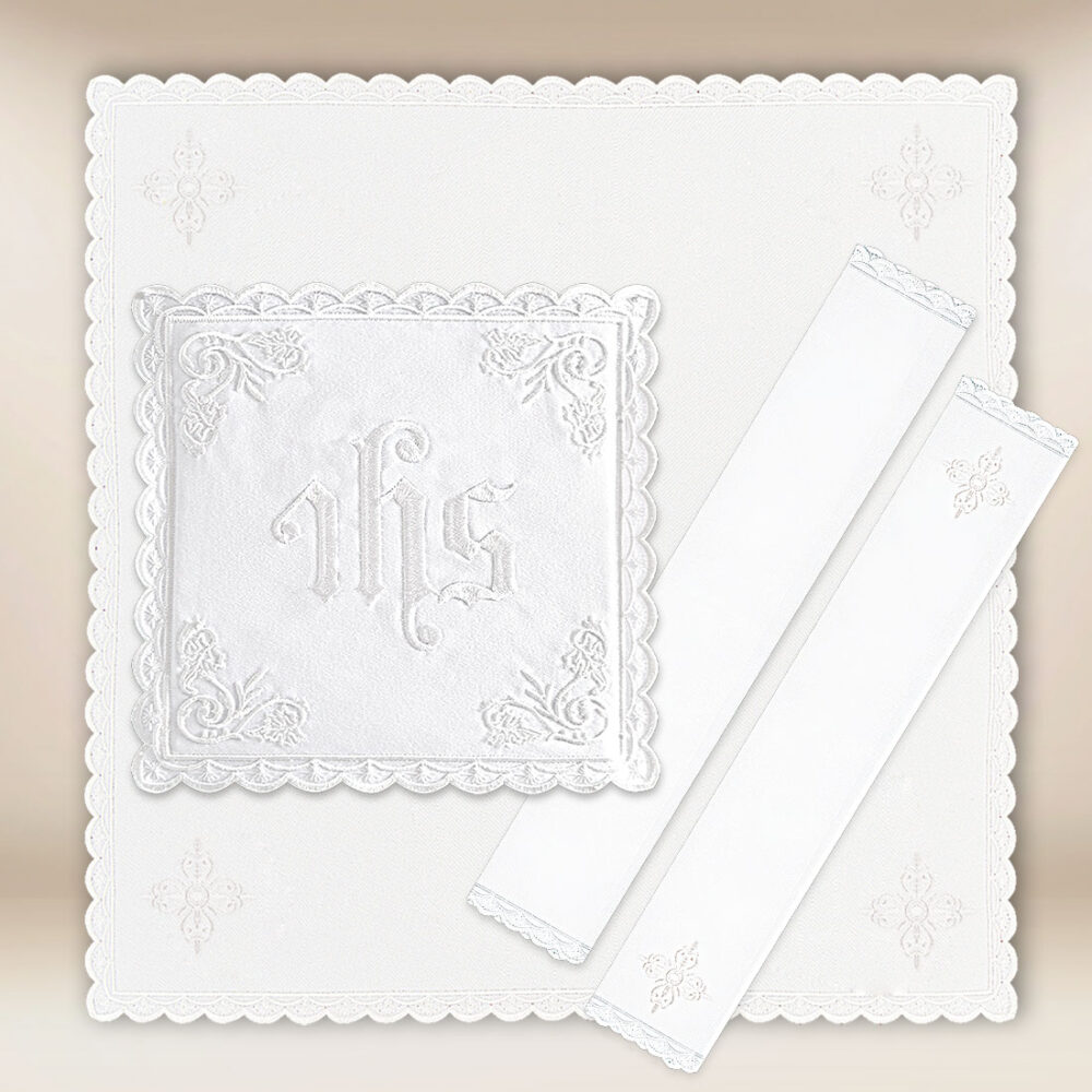 Conjunto de alfaias do cálice branco