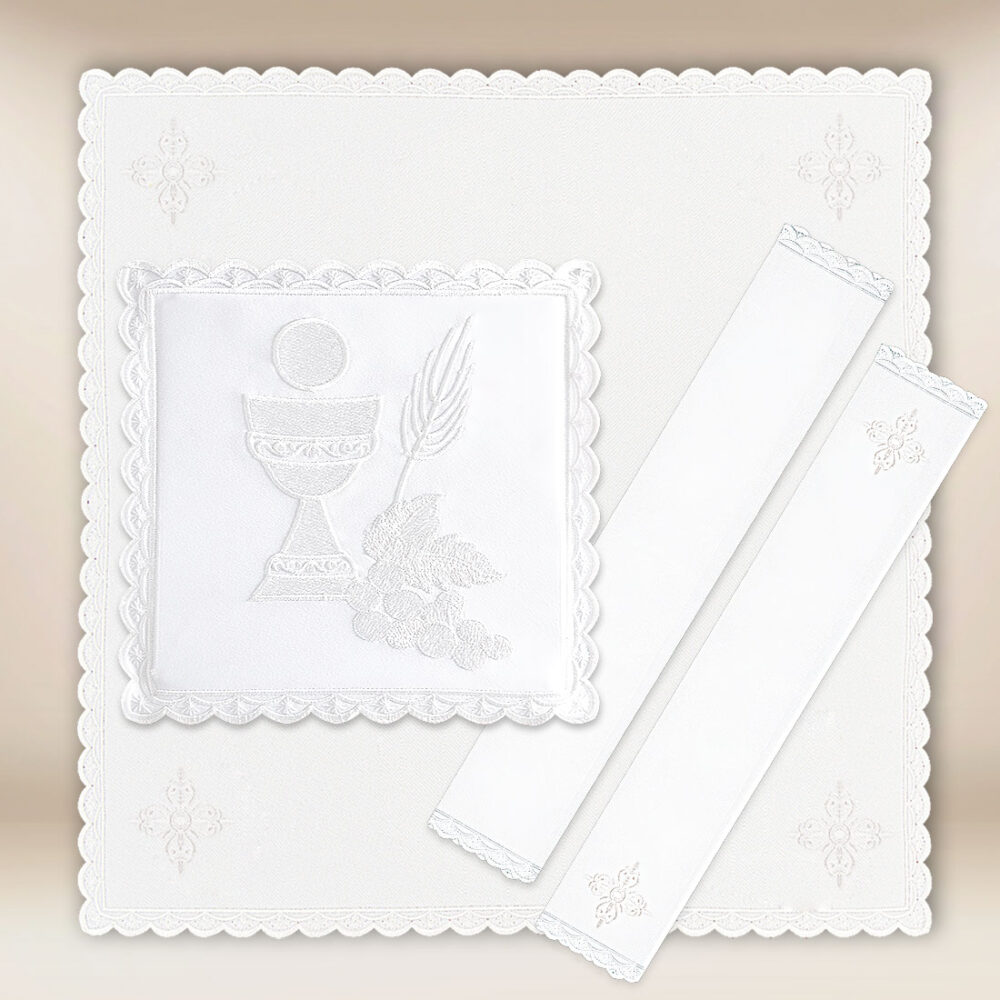 Conjunto de alfaias do cálice branco